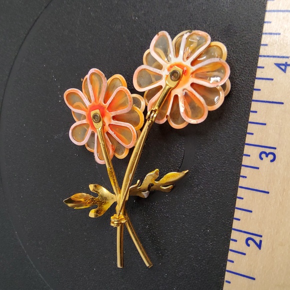 Vintage flower brooch goldtone and enamel - Picture 6 of 8